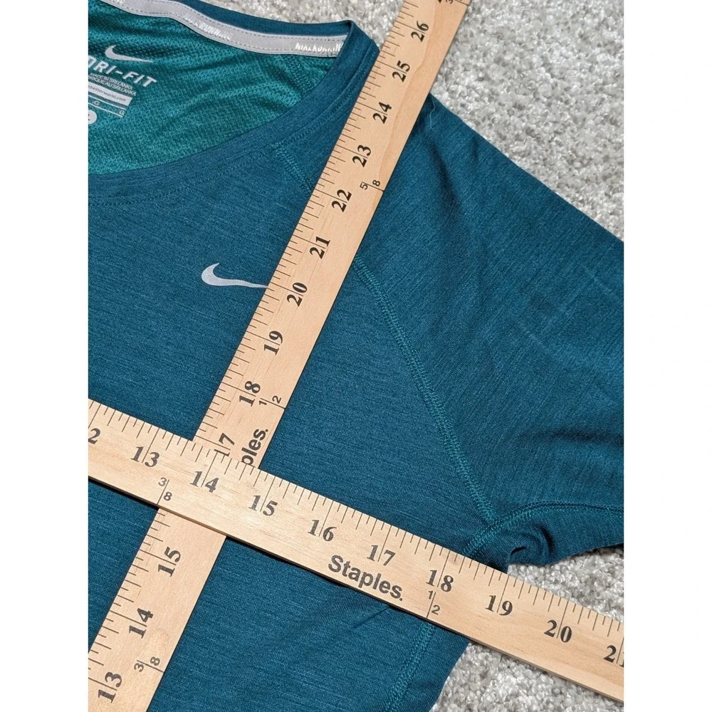 Nike Running Shirt Baby Blue Dri Fit Fitted Gym Activewear Women's Size Large